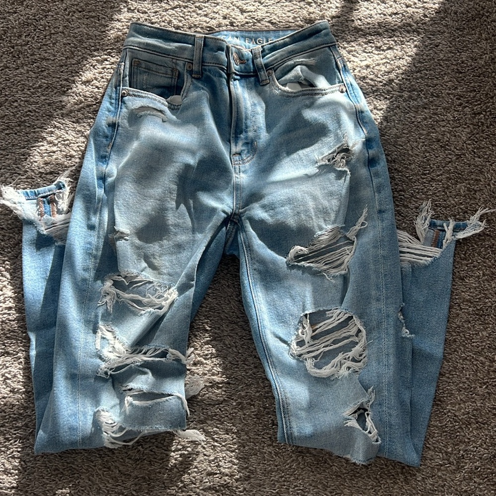 Mom Jeans - Picture 2 of 3
